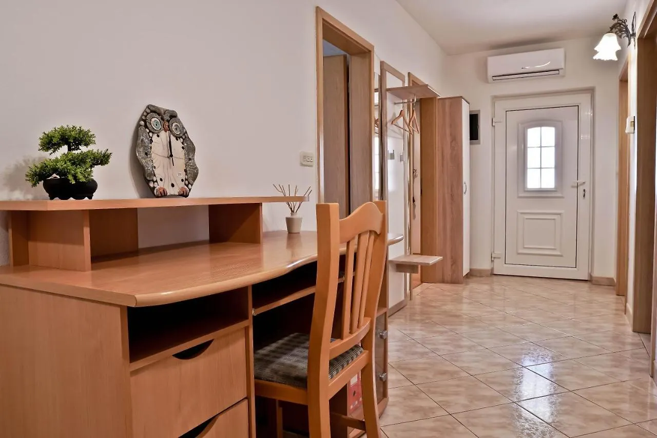 Apartment Dalibor 1870 Pula