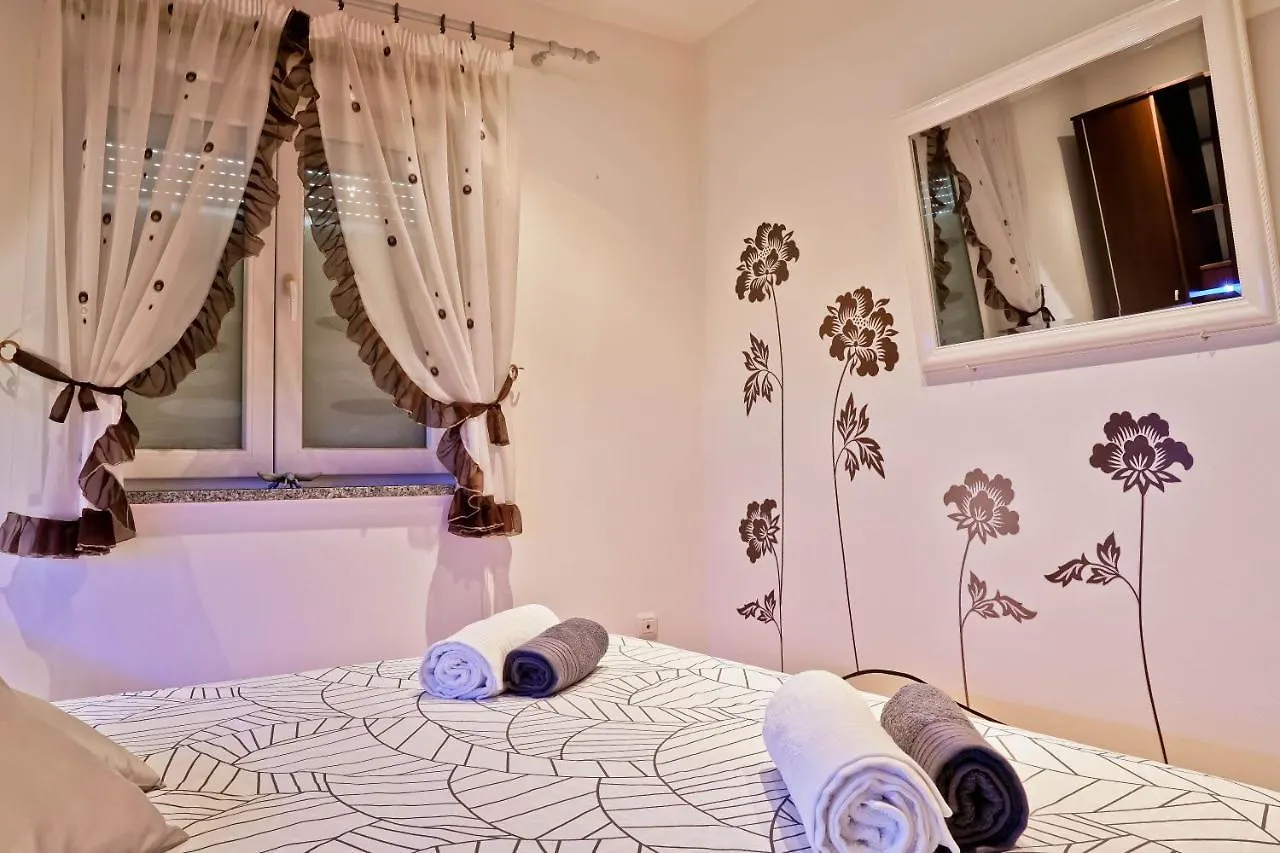 Apartment Dalibor 1870 Pula